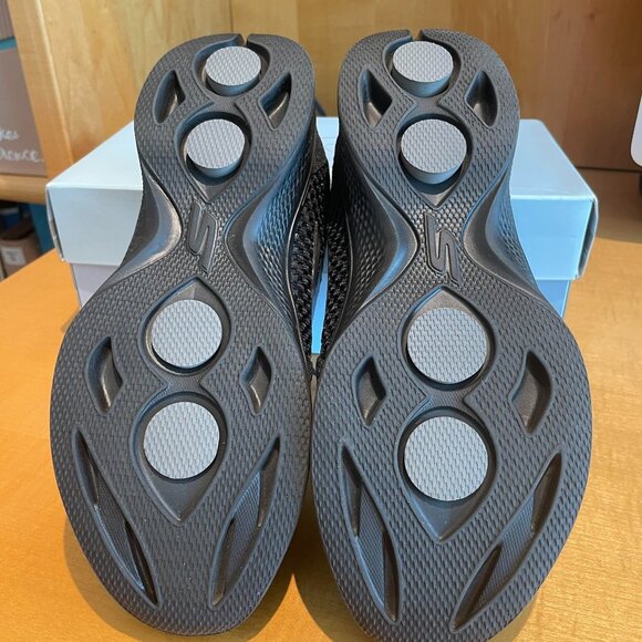 Skechers Gowalk 4 black sneaker size 8 - Picture 2 of 2